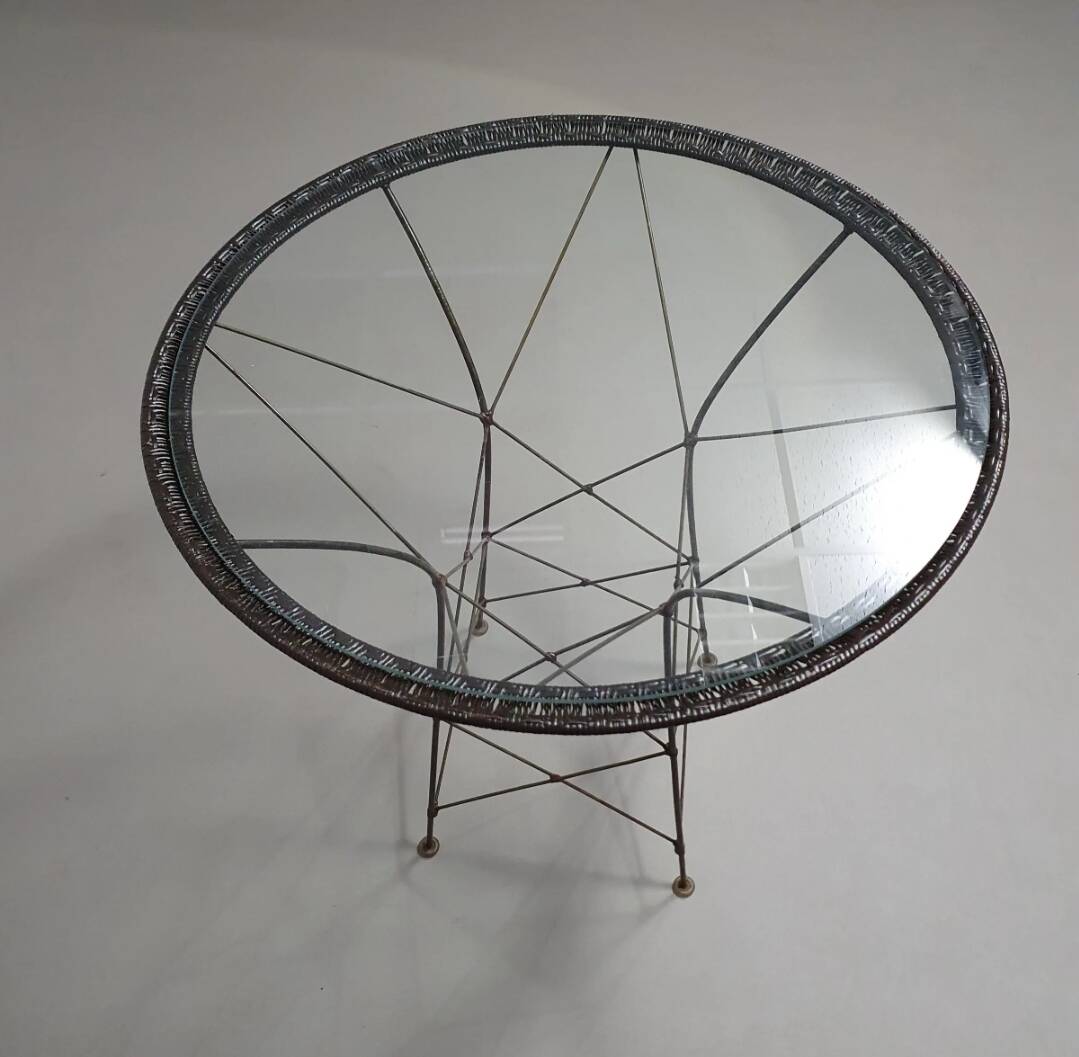 Beautiful dining set designed by Yuzuru Yamakawa. The chairs and table are