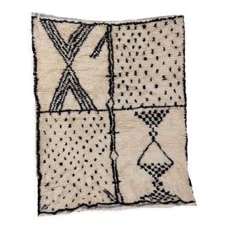 Moroccan carpet beni urain 150x110cm