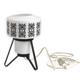 Vintage bedside lamp in opaline and lacquered metal.