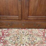 Armoire basse en chêne massif