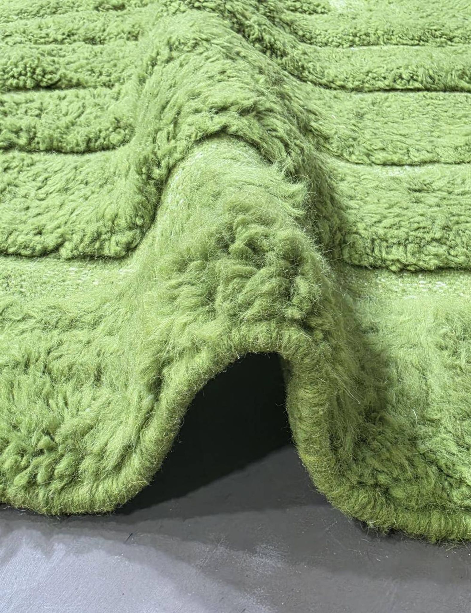 Contemporary Green Carpet - 316 x 242 cm