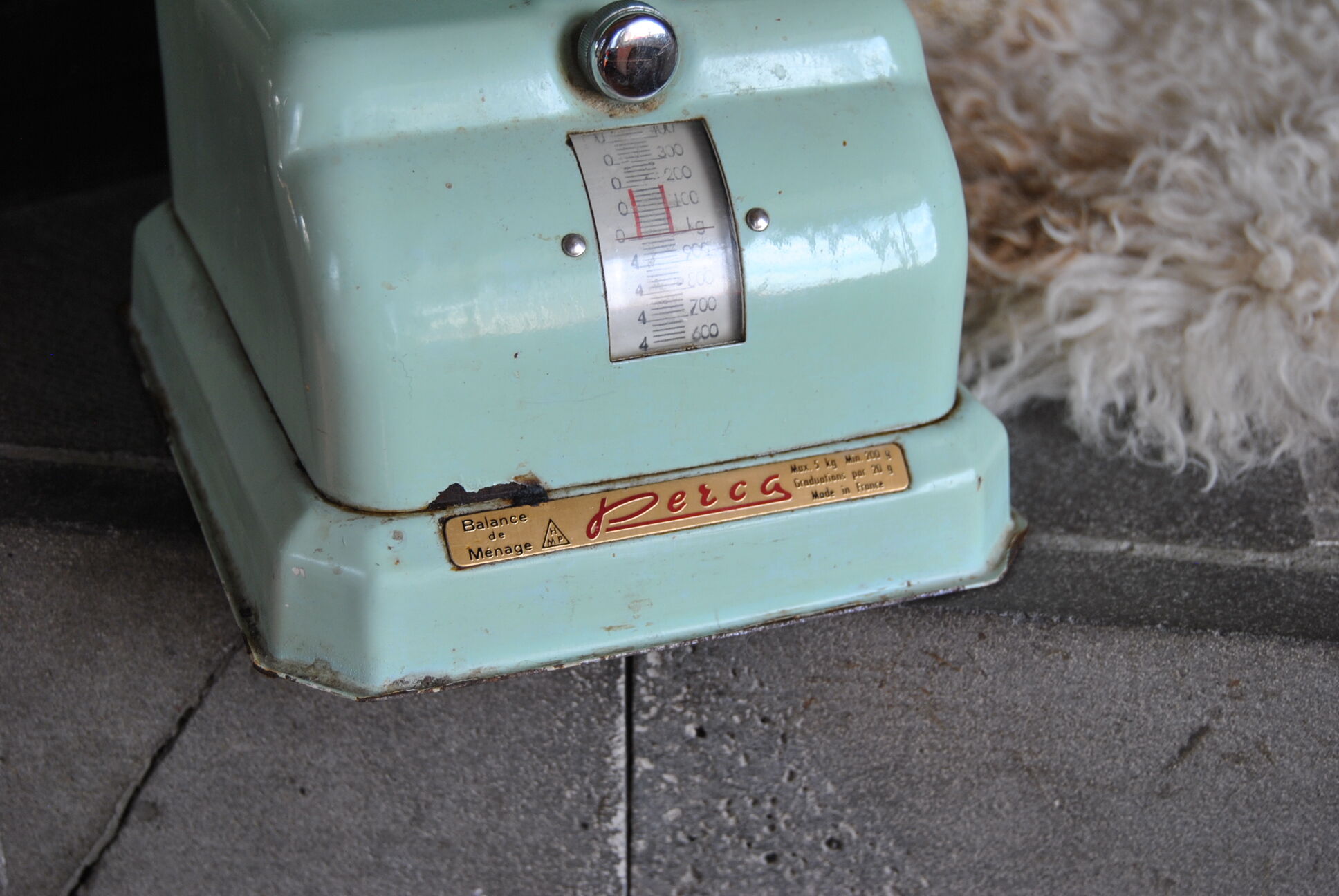 Household scale in water green metal Perca 50s