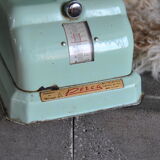Household scale in water green metal Perca 50s