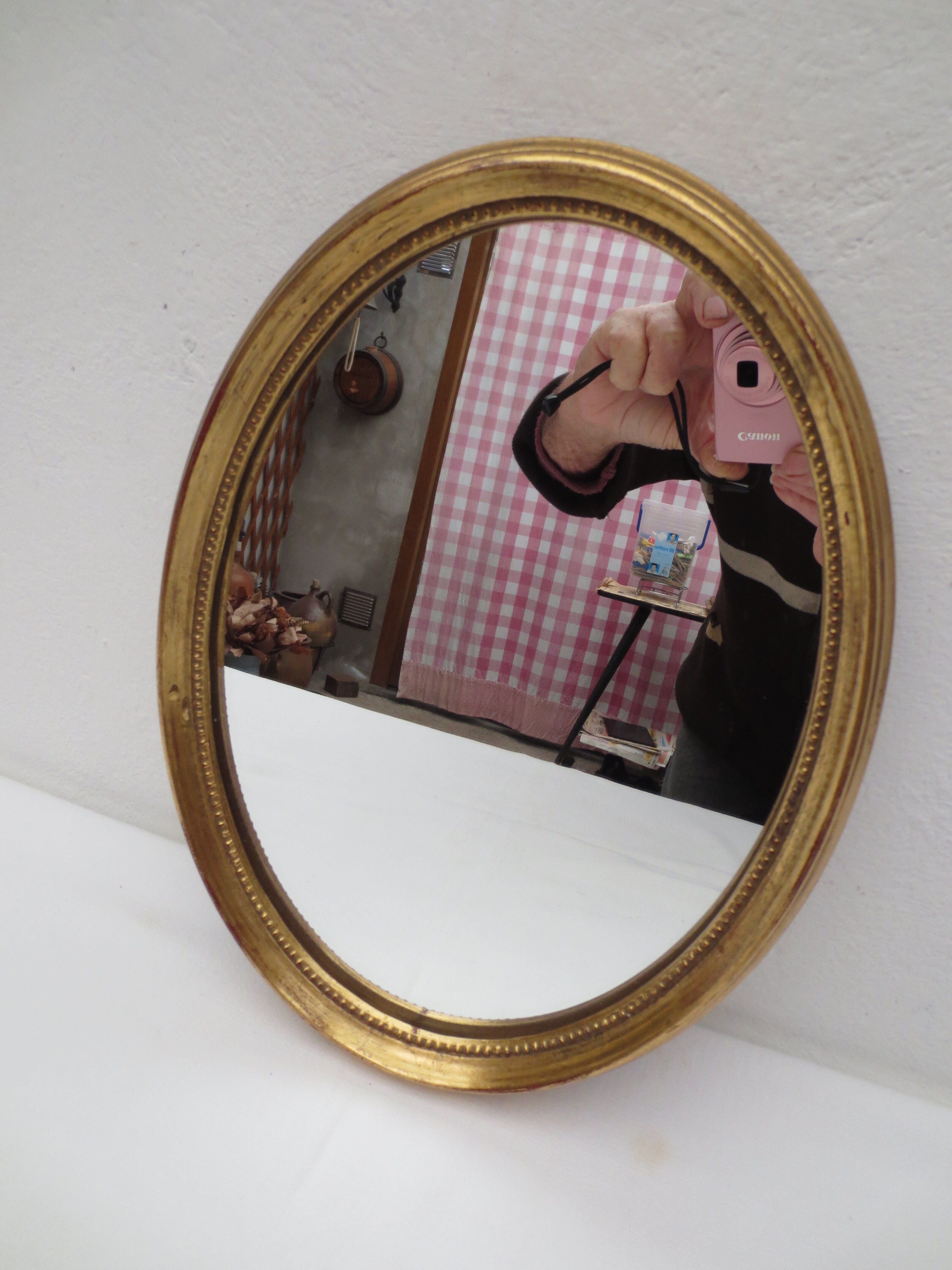 Oval wooden mirror gilded tower, medallion type