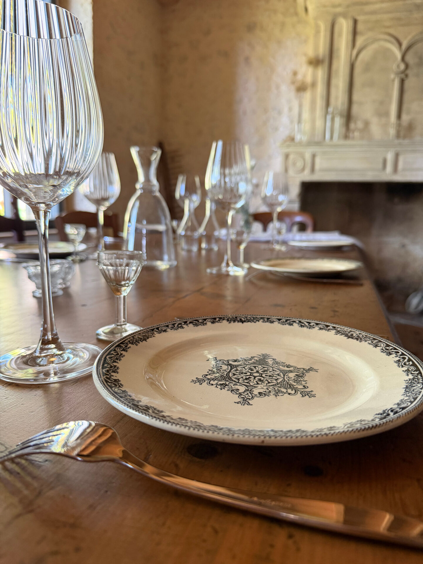 Service flat plates Jules Vieillard Bordeaux in ironstone