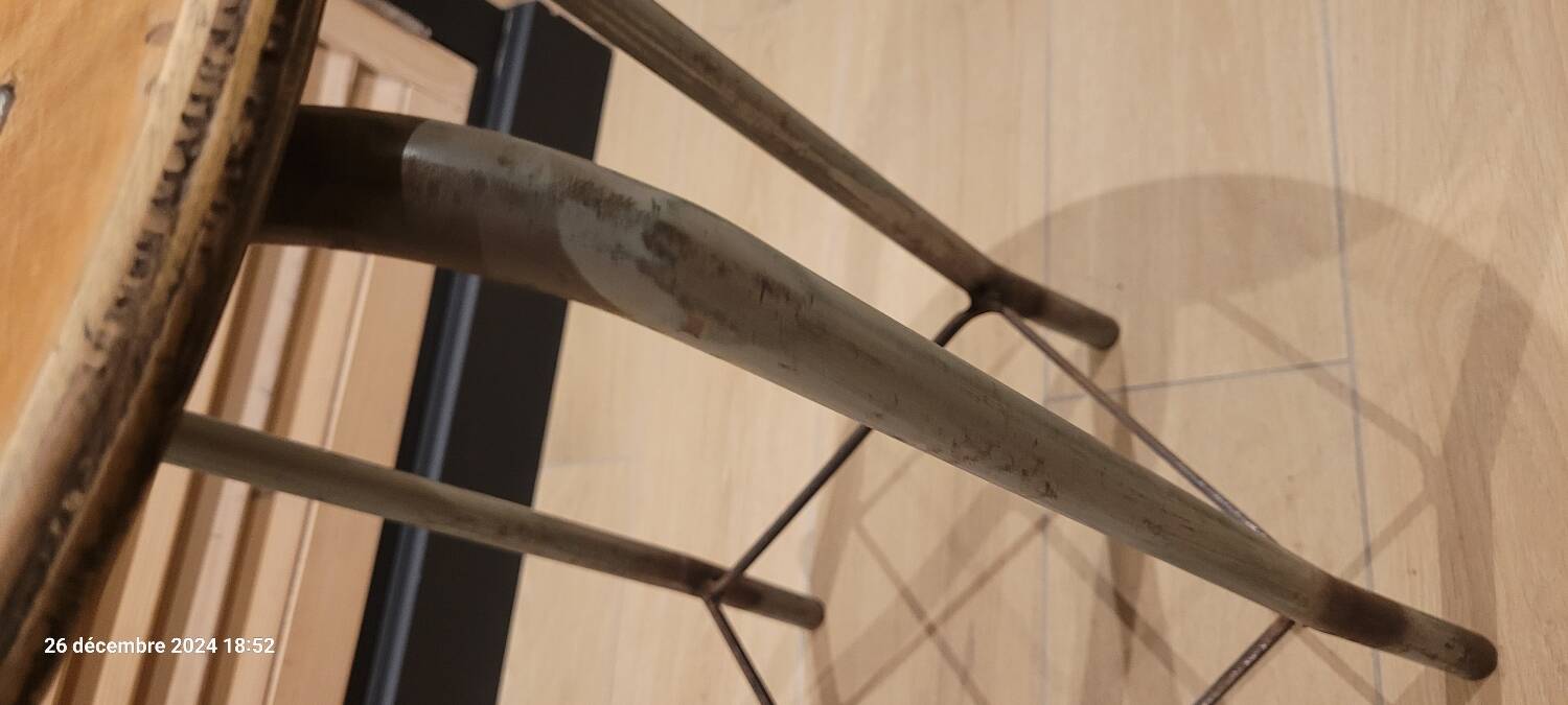 High workshop stool in wood and metal