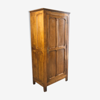 Armoire parisienne en bois