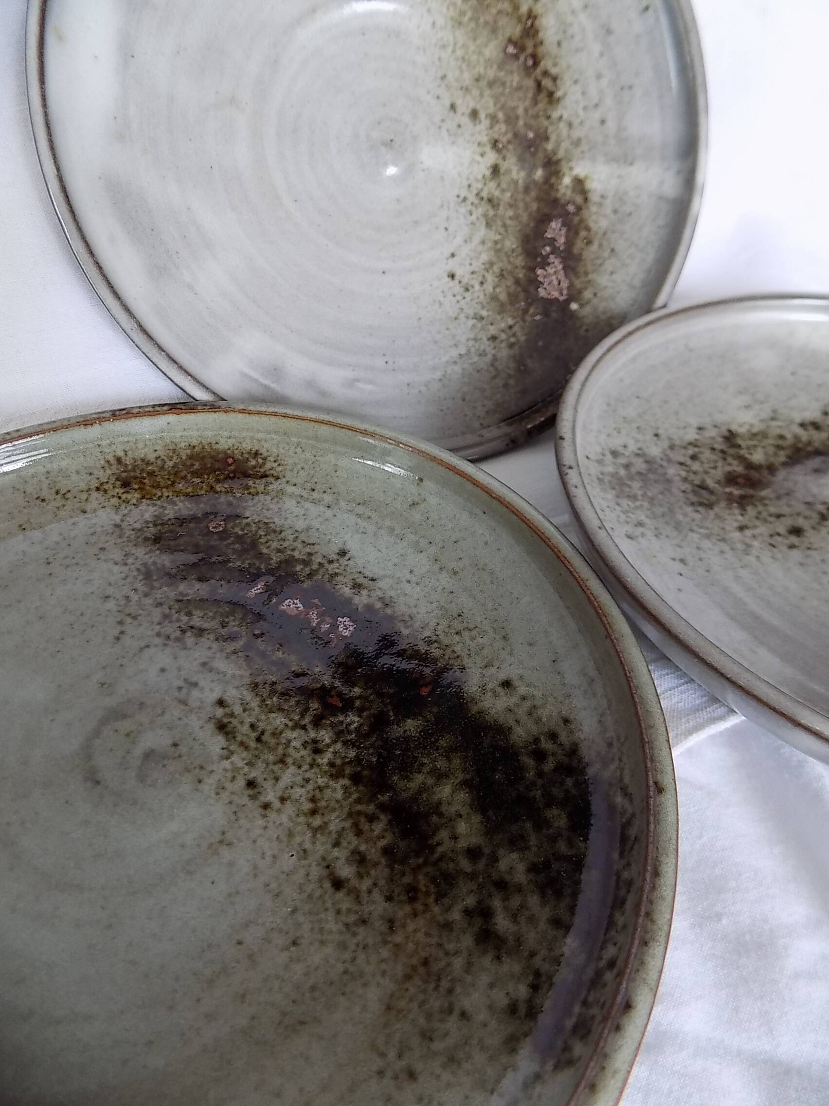 3 assiettes à dessert - atelier Chantal et Thierry Robert