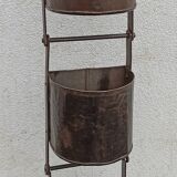 Suspension of three zinc buckets