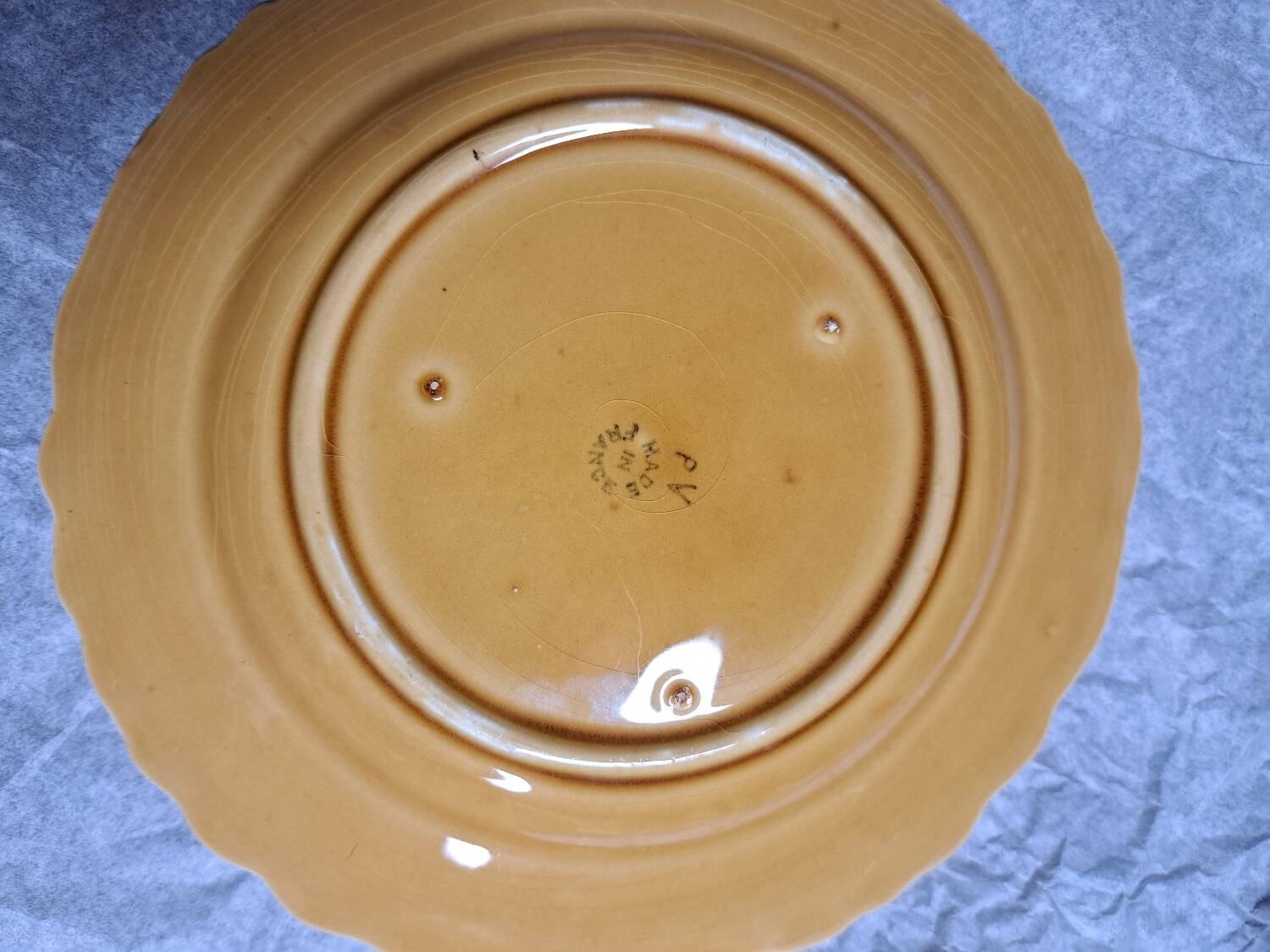 Assiette en majolique ancienne