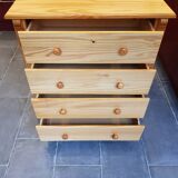 Pine chest of drawers