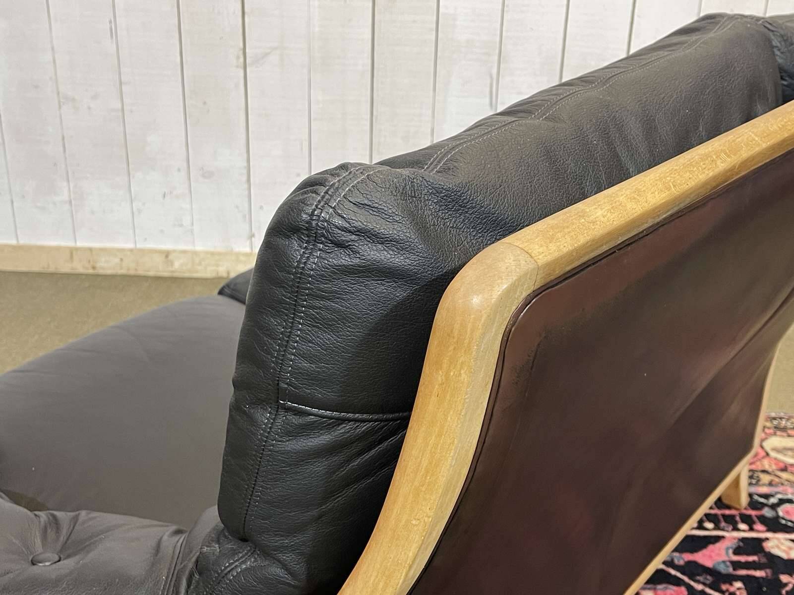 Leather and beech canapé from the 1970s.