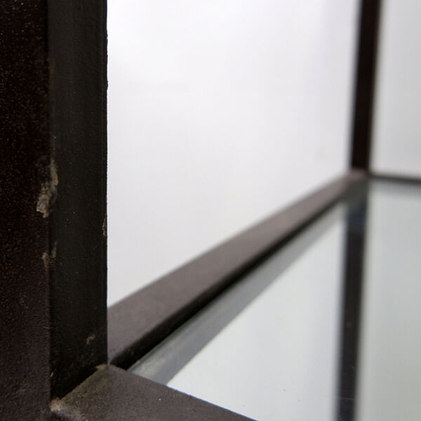 Étagères vintage style pagode en métal noir