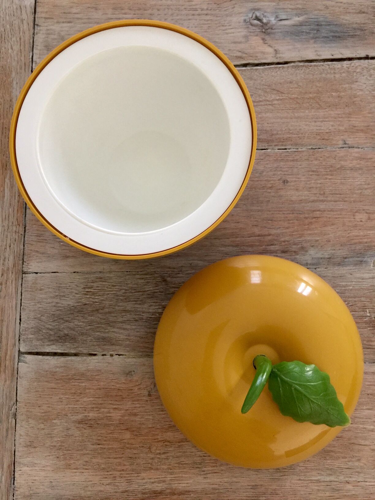 Rare vintage ice bucket mustard-coloured apple