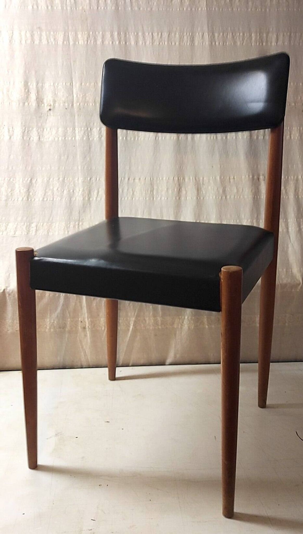Scandinavian style chair in wood and faux leather - 1960s/70s