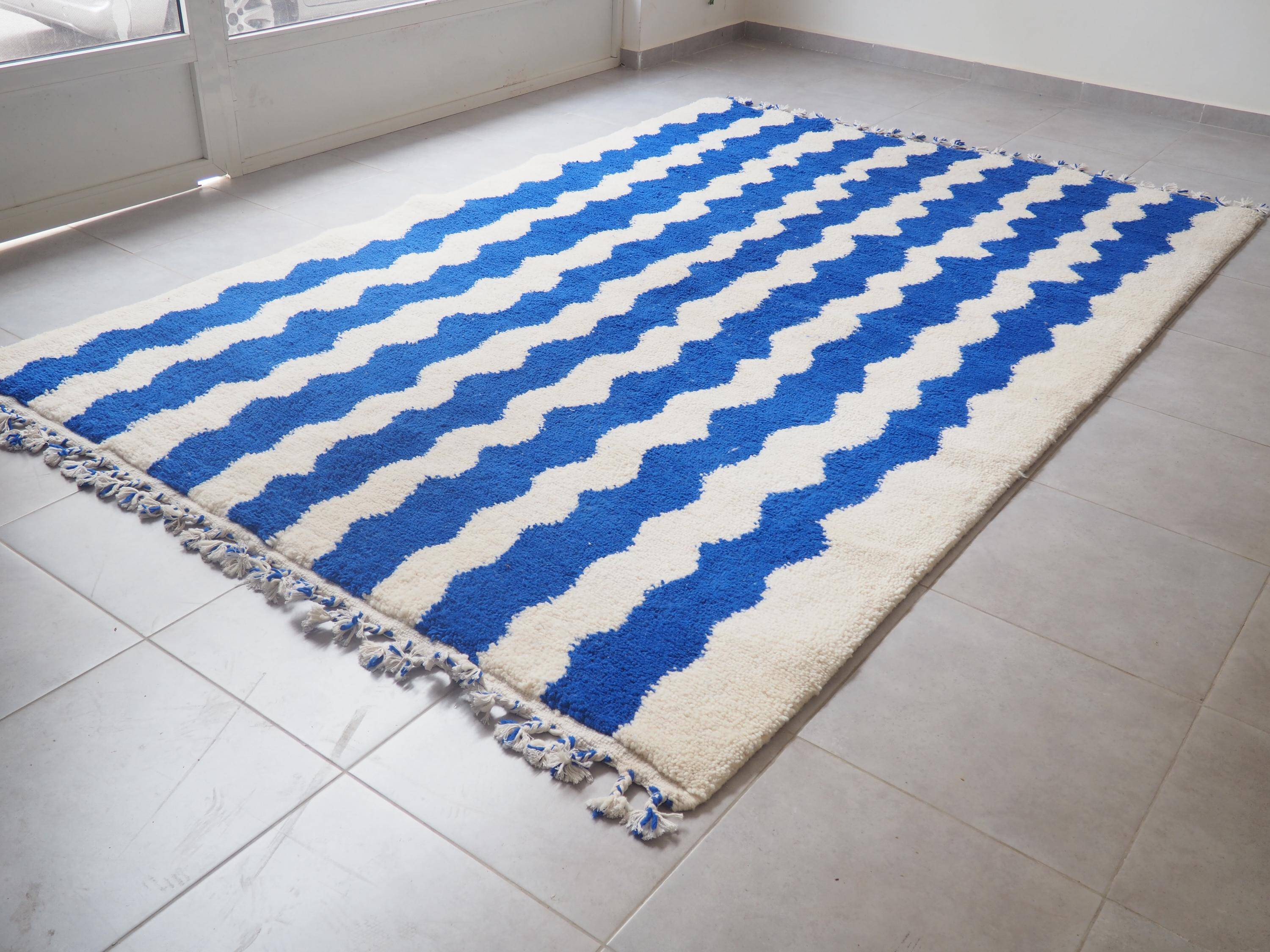 Handmade traditional carpet 250cm x 150cm Moroccan