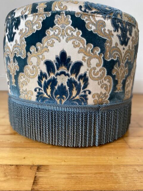 Ottoman in blue velvet
