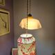 Suspension abat jour en toile de Jouy et opaline drapée rose