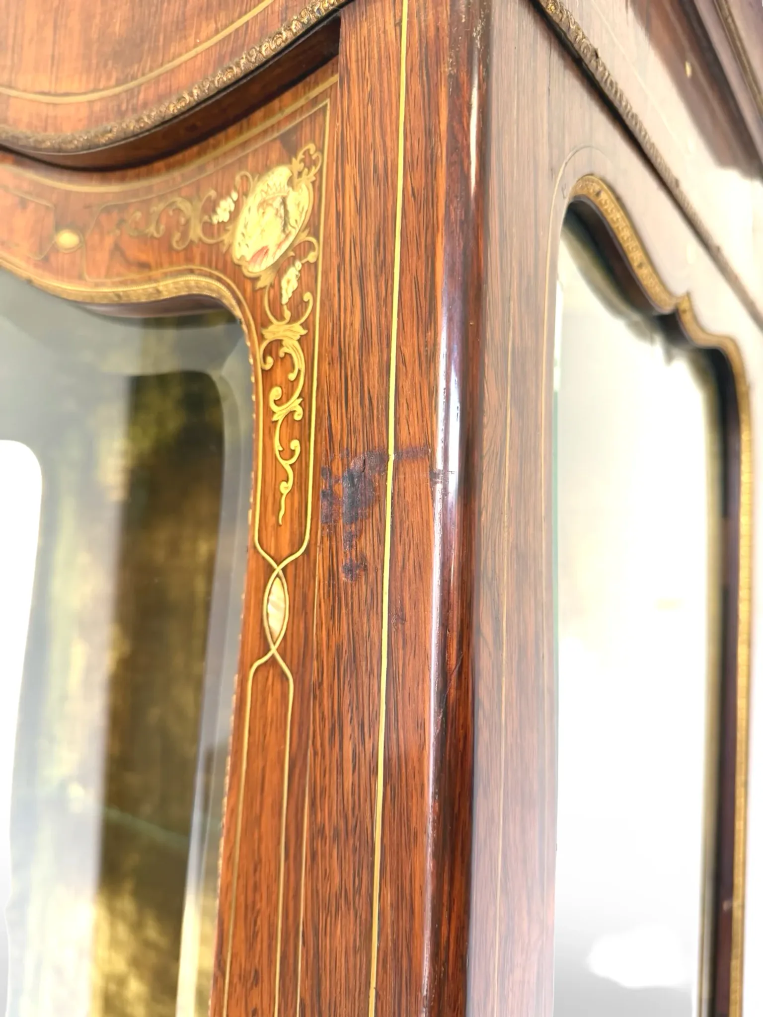 Elegant antique display cabinet, dating to 19th century