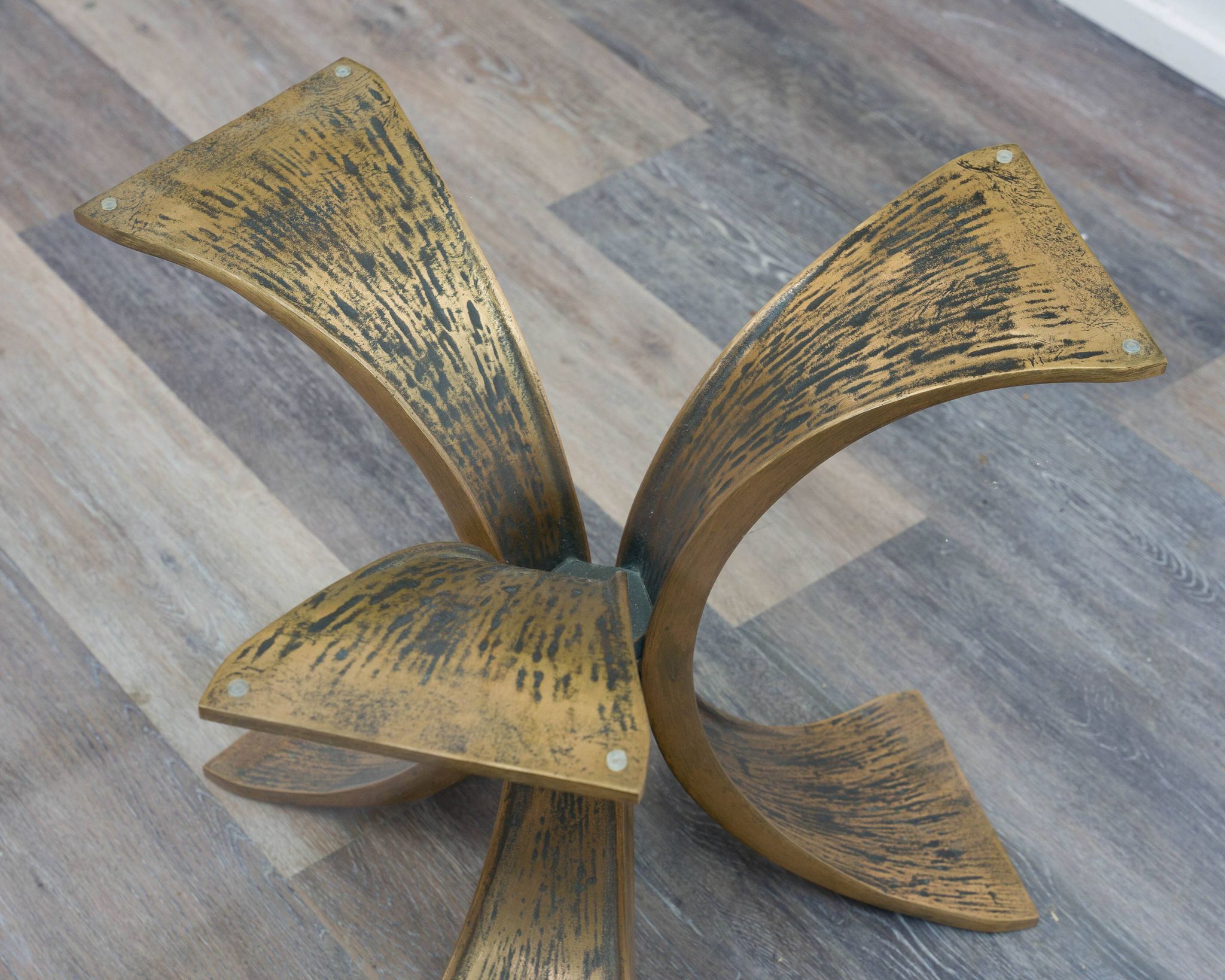 Glass coffee table, 80s design, Luciano Frigerio. Brutalist design