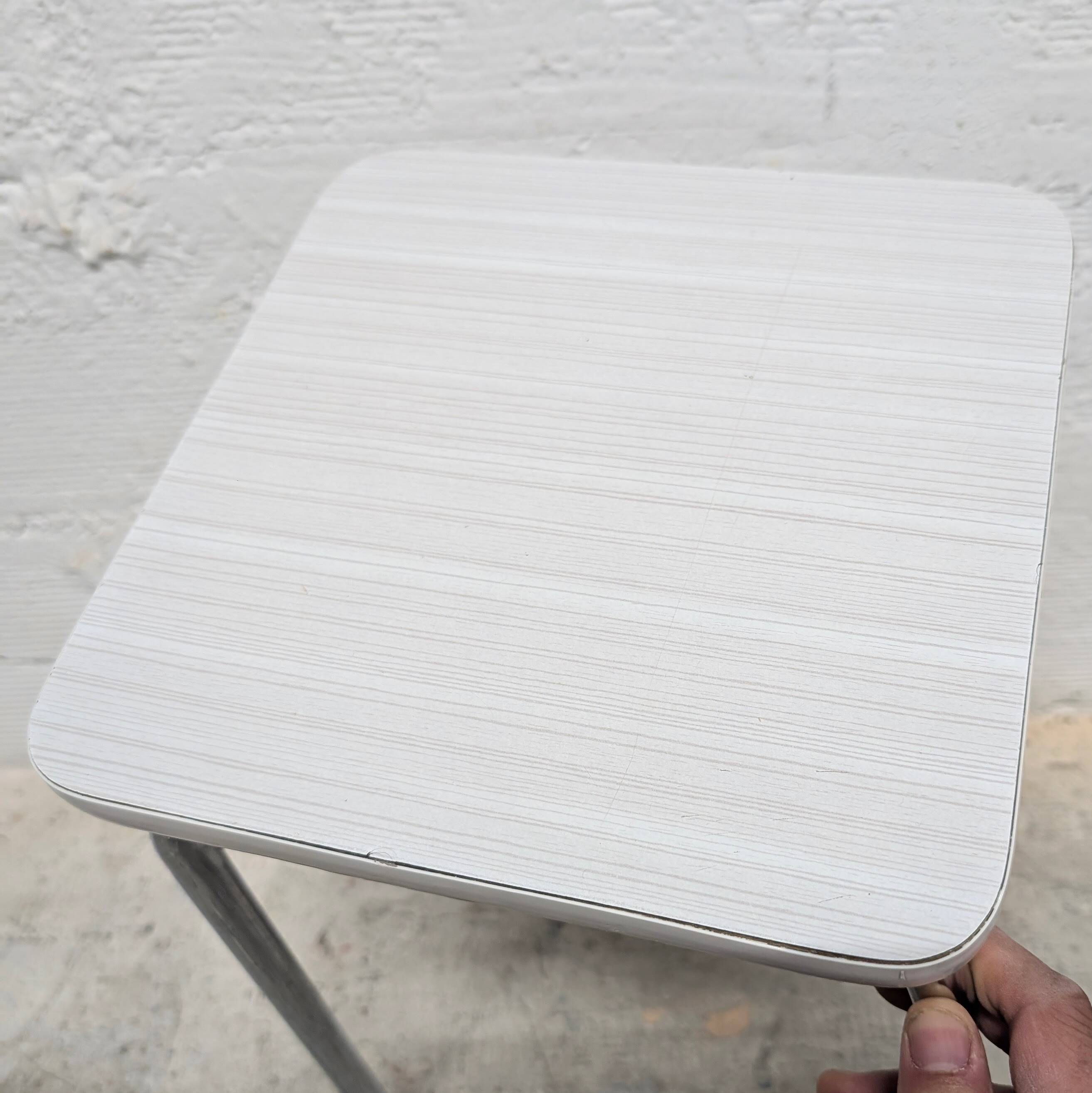 Tabouret en formica
