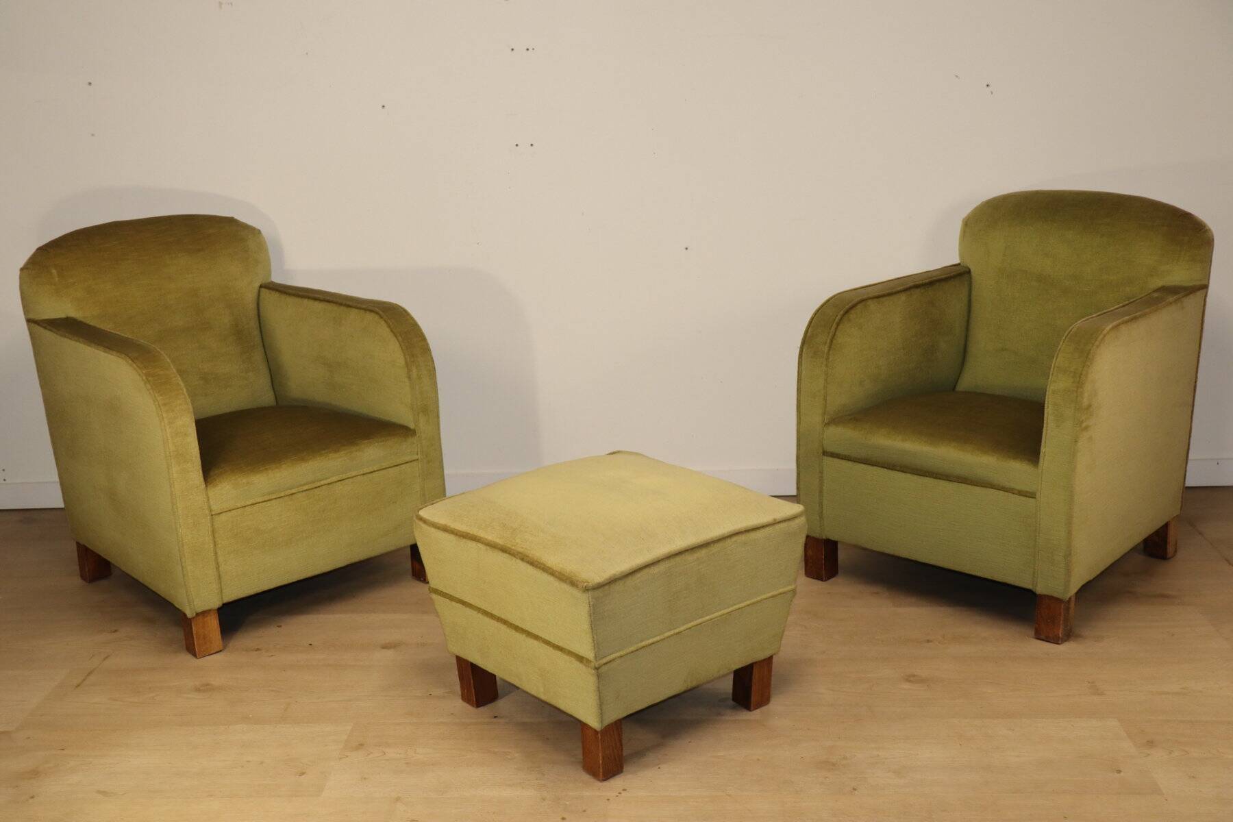 Pair of vintage velvet armchairs with footrest - 1950s