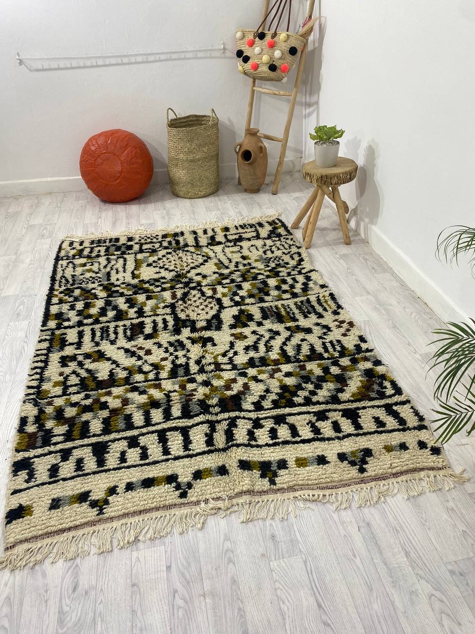 Berber carpet marocain handmade 218 X 154 CM