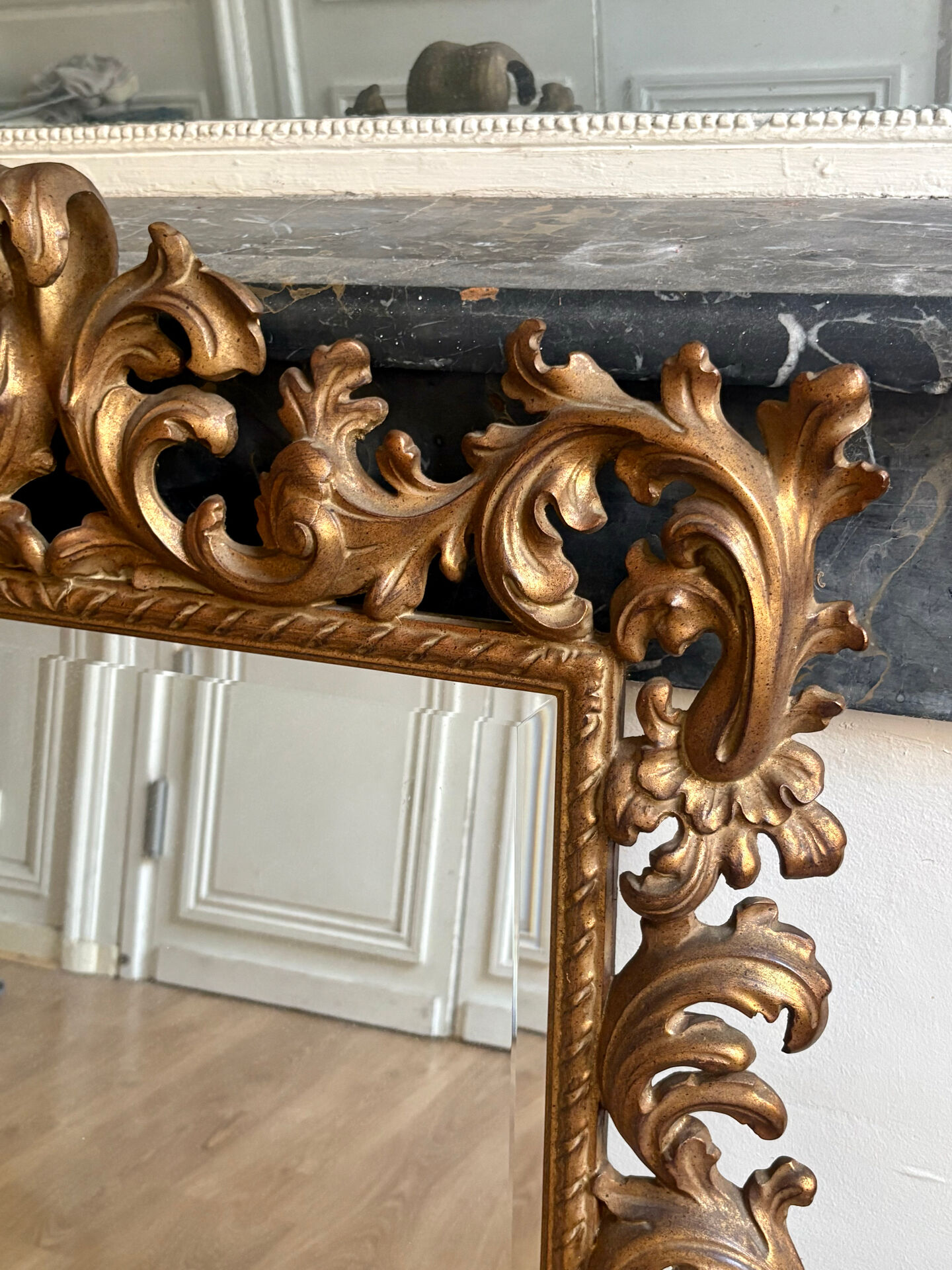 Deknudt Mirror