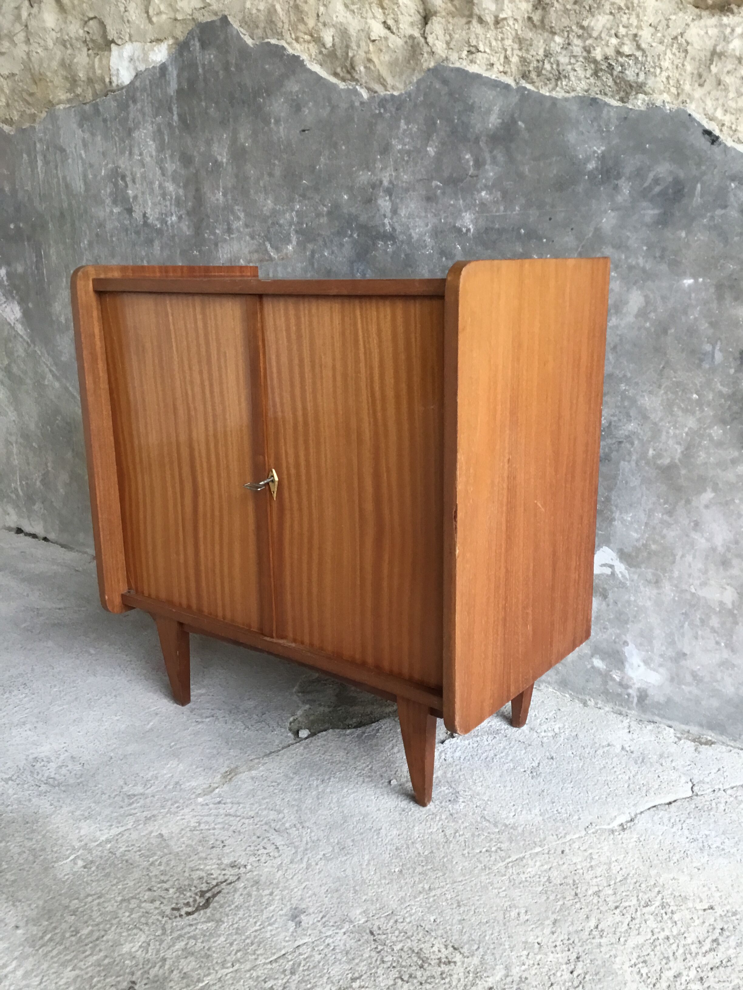 Meuble à vinyles ou range document