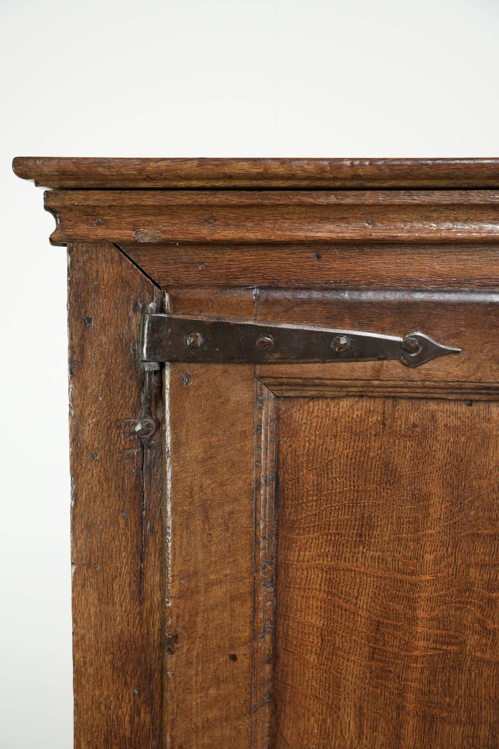 Antique oak farmhouse cupboard from the 17th century with original fittings