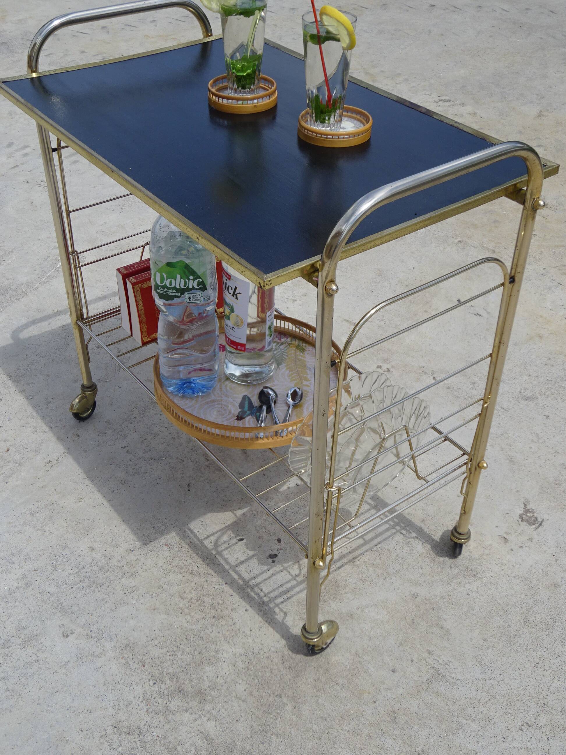Desserte roulante, porte-vinyles en métal doré