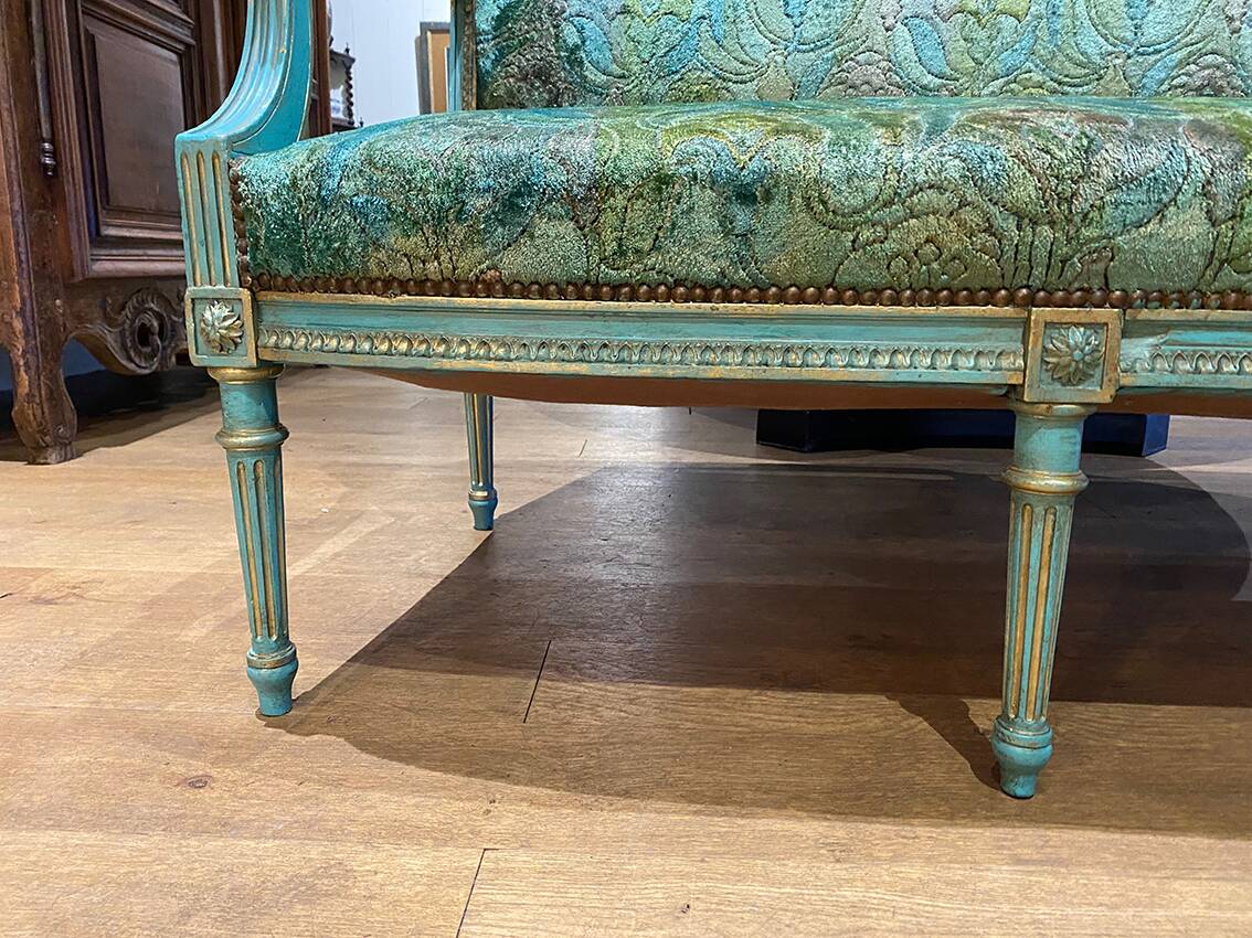 Louis XVI style bench in blue lacquered wood with gold trim