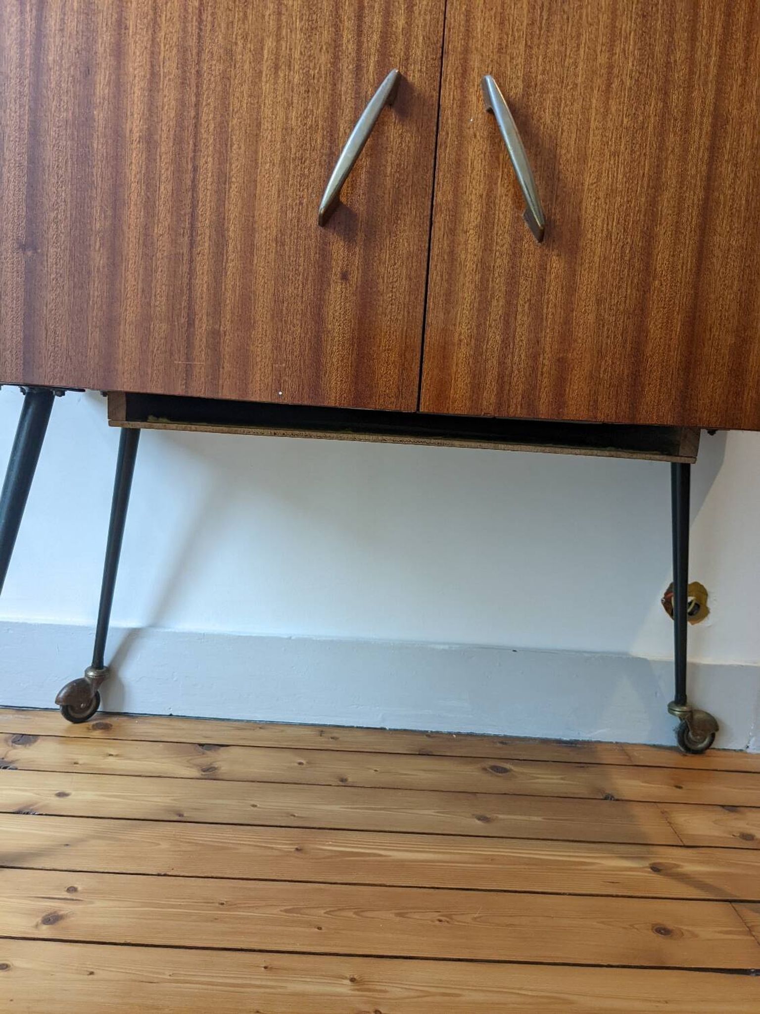 Vintage bar/TV cabinet