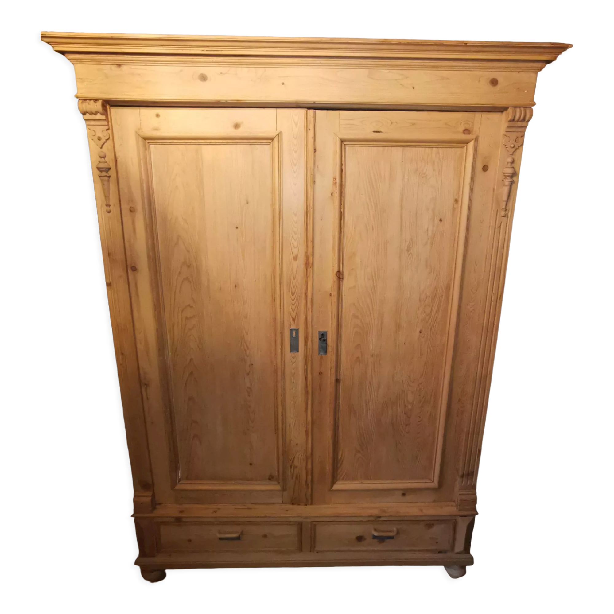 Wardrobe in solid pines