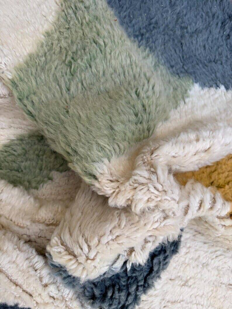 Colorful Berber Beni Ouraine rug, size 200 x 300 cm