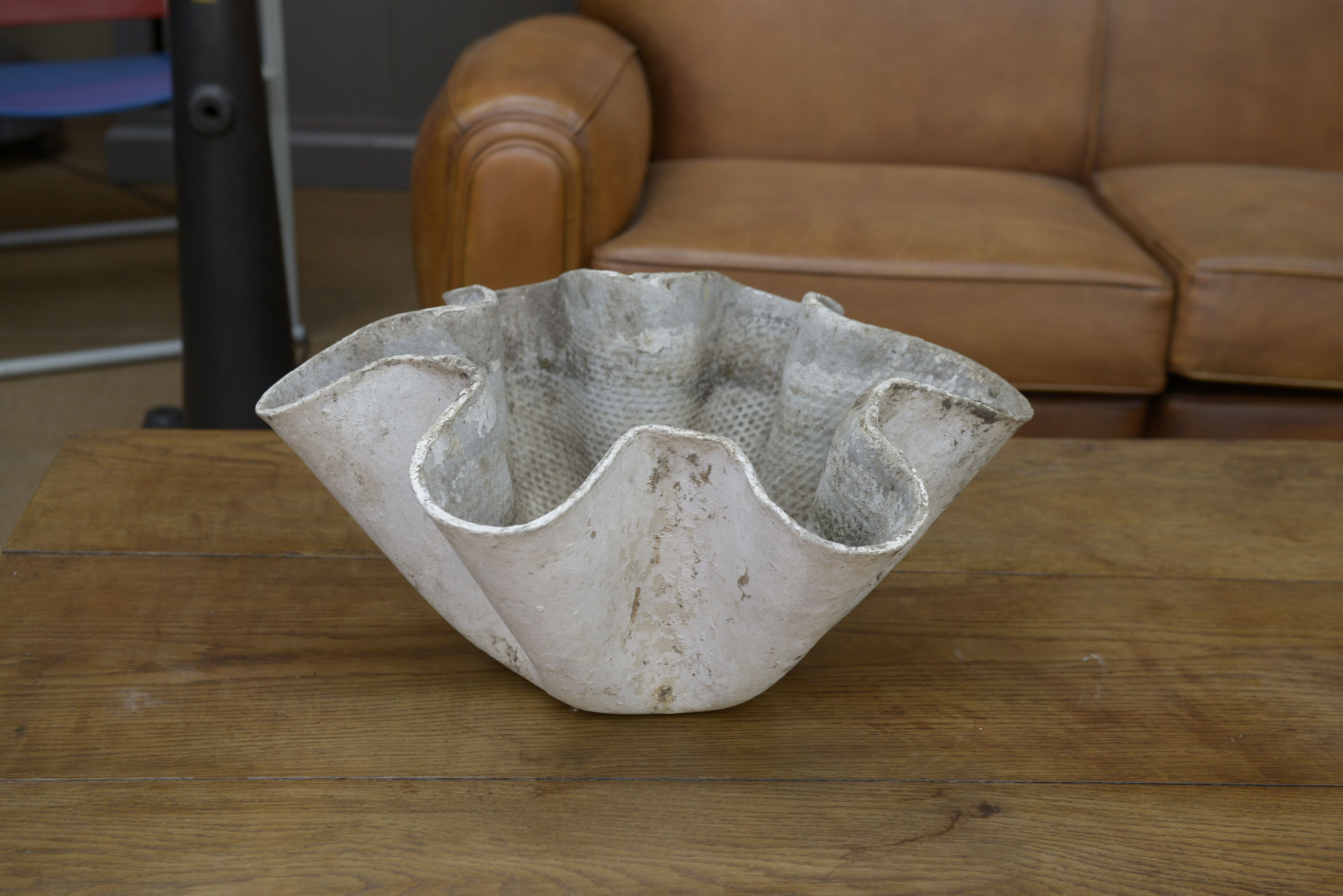Cement corrugated garden basin 1950