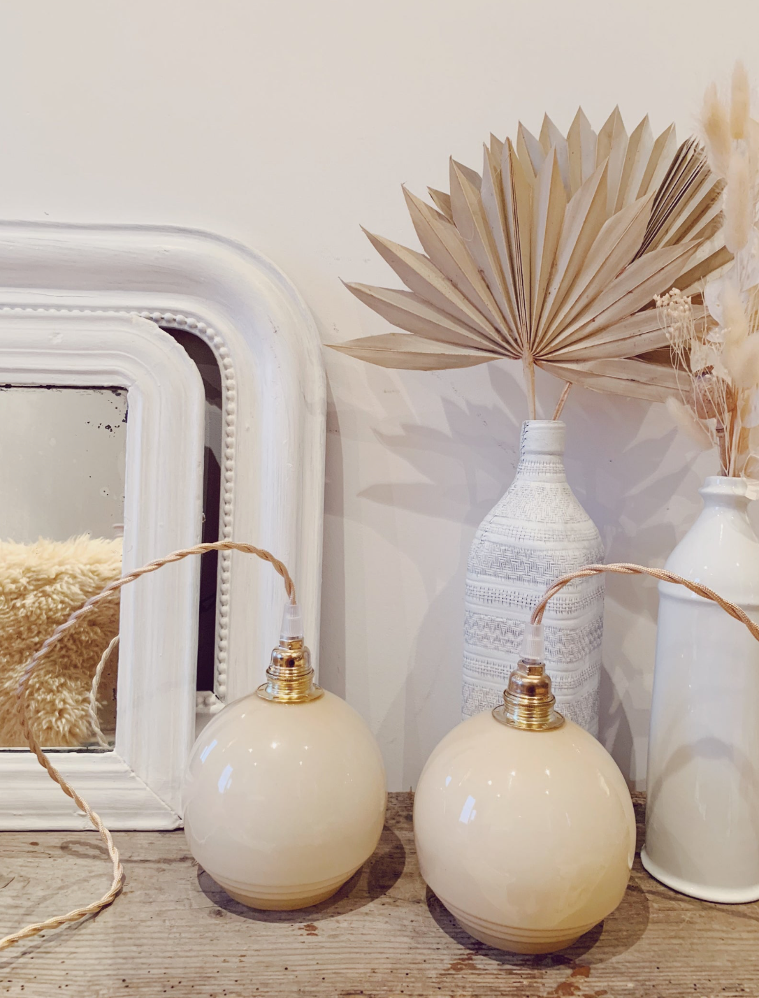 Beige opaline walker