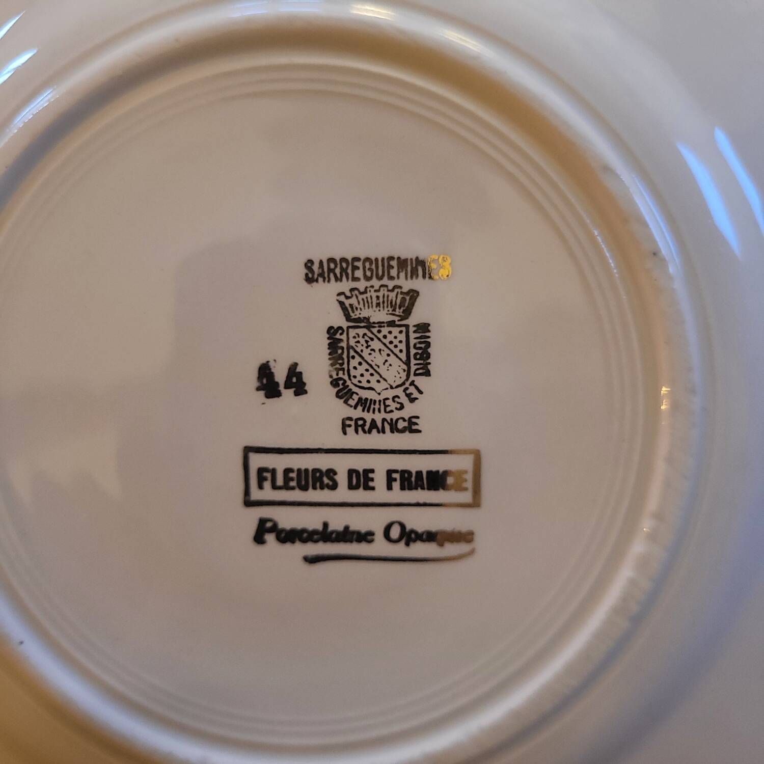 6 assiettes à dessert Sarreguemines Fleurs de France. Années 50