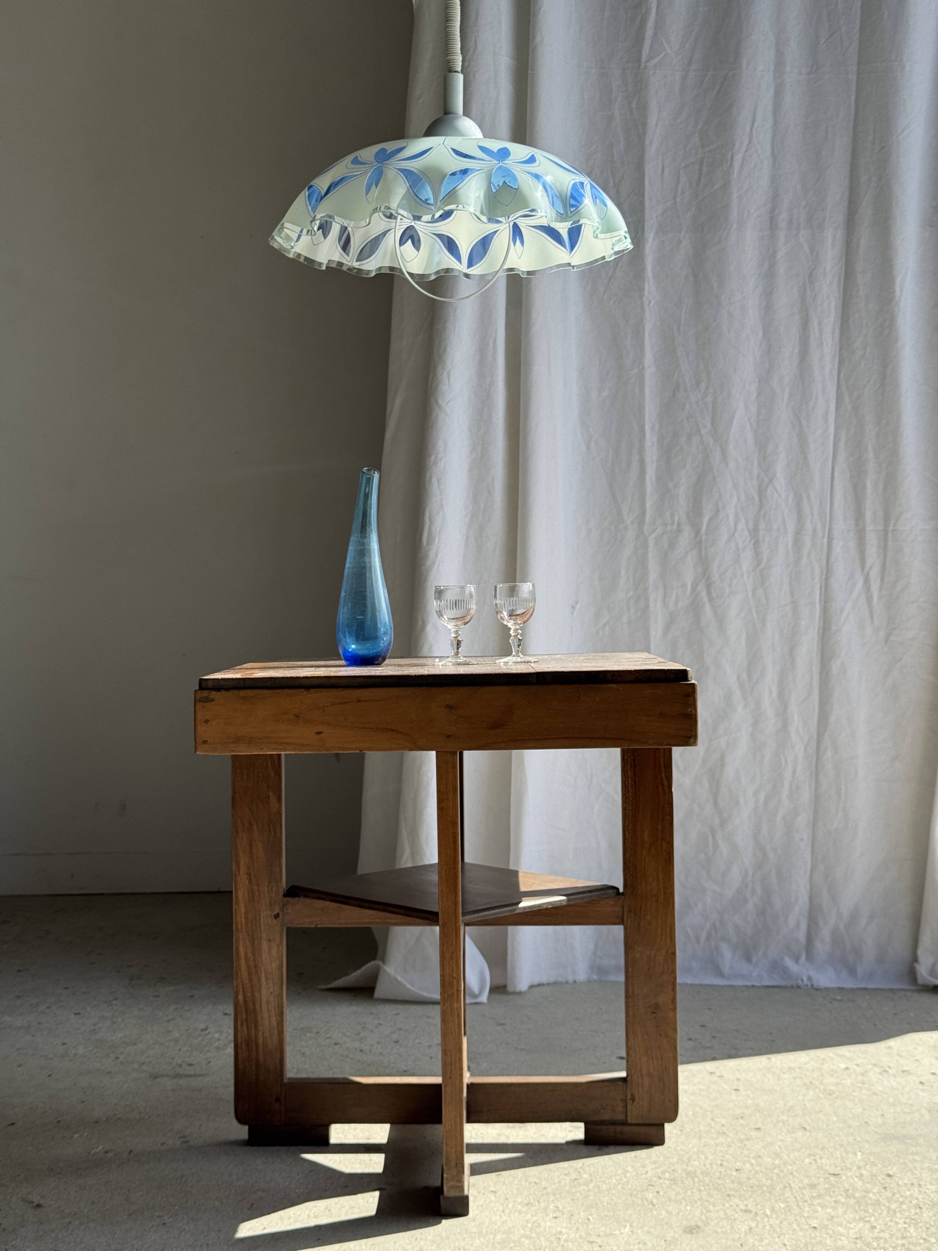 Vintage suspension in white and blue glass with wavy edge D46 H53