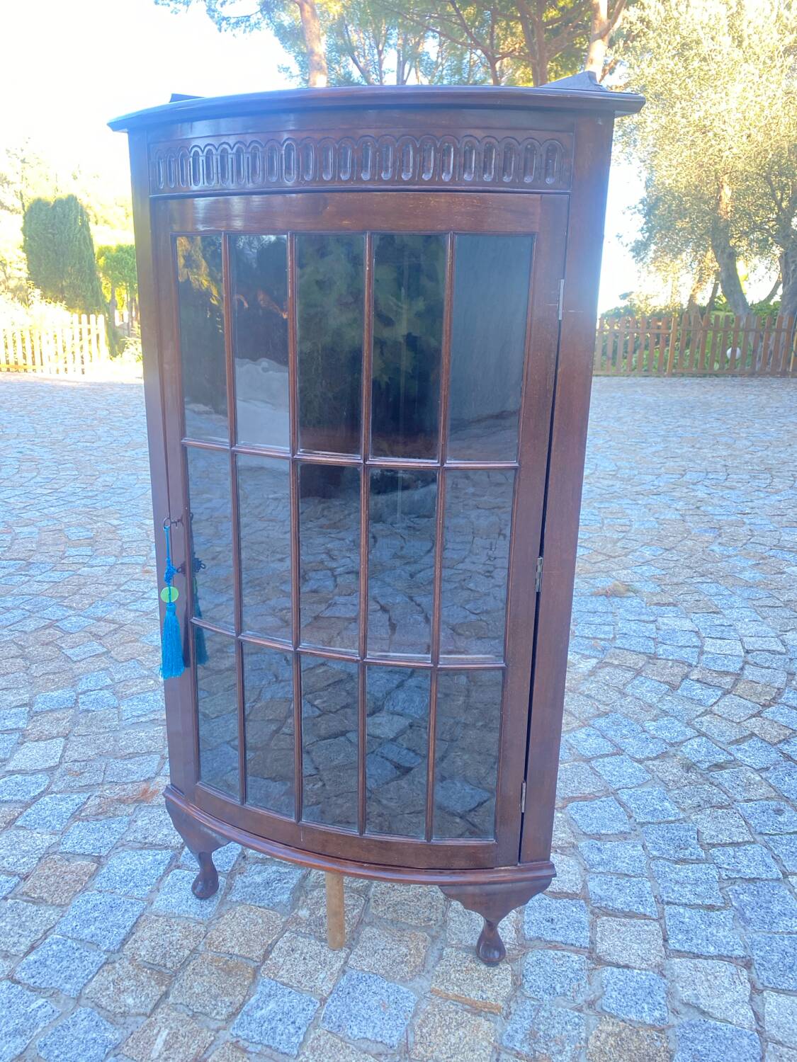 Magnificent 19th century English mahogany corner cabinet