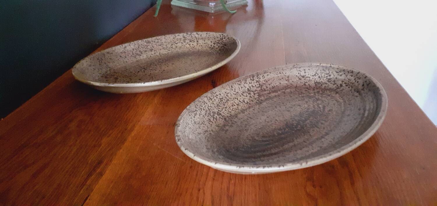 Two oval serving dishes in sandstone from Salins les Bains year 60/70