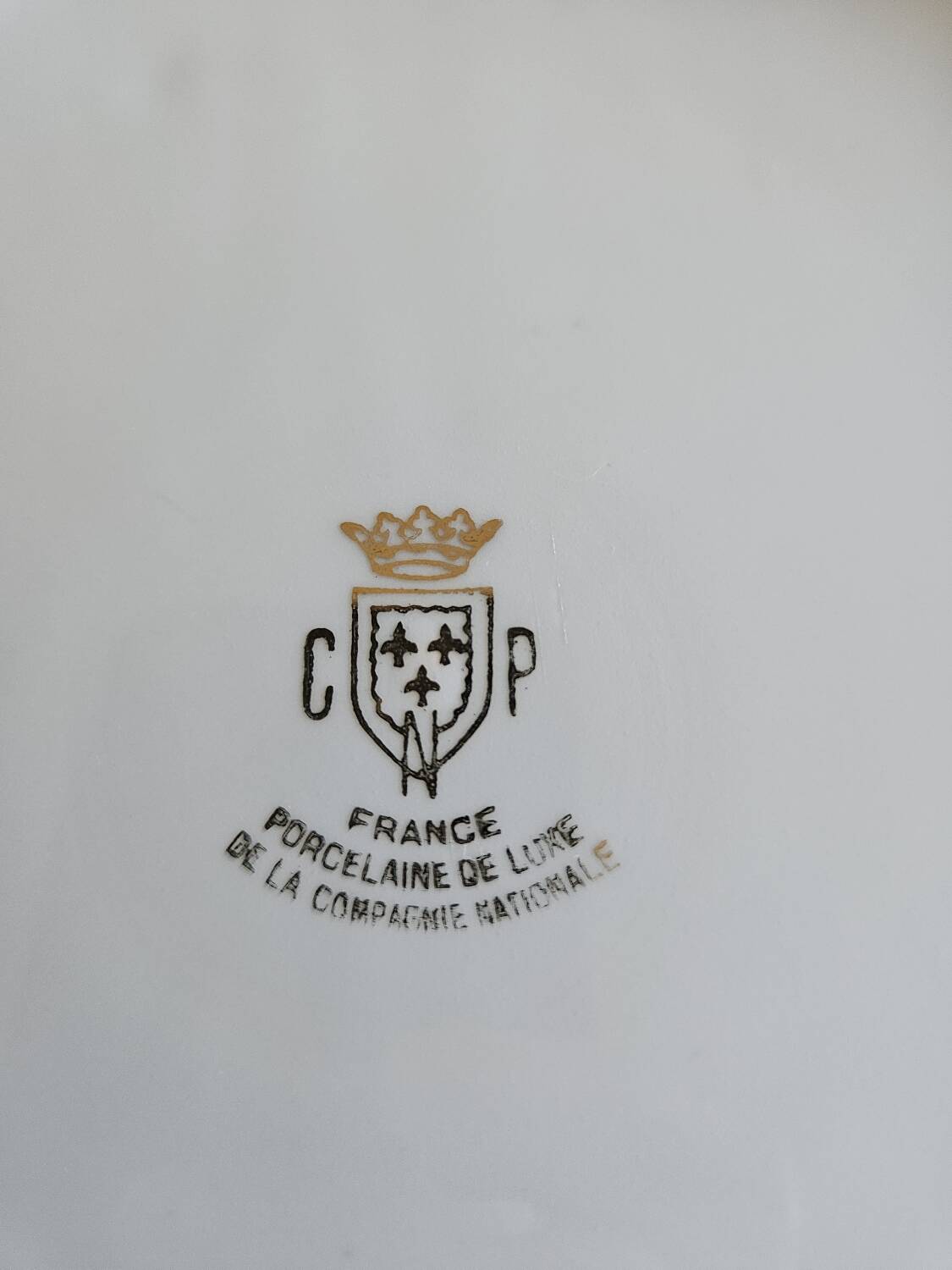 Service plate / luxury porcelain plate national company