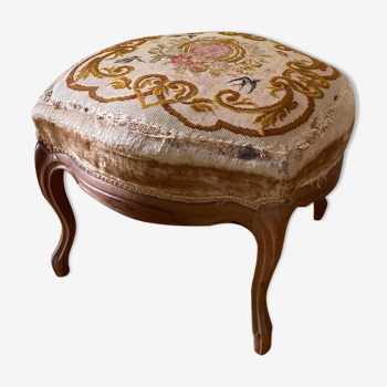 Tabouret de forme mouvementé en bois naturel mouluré style Louis XV