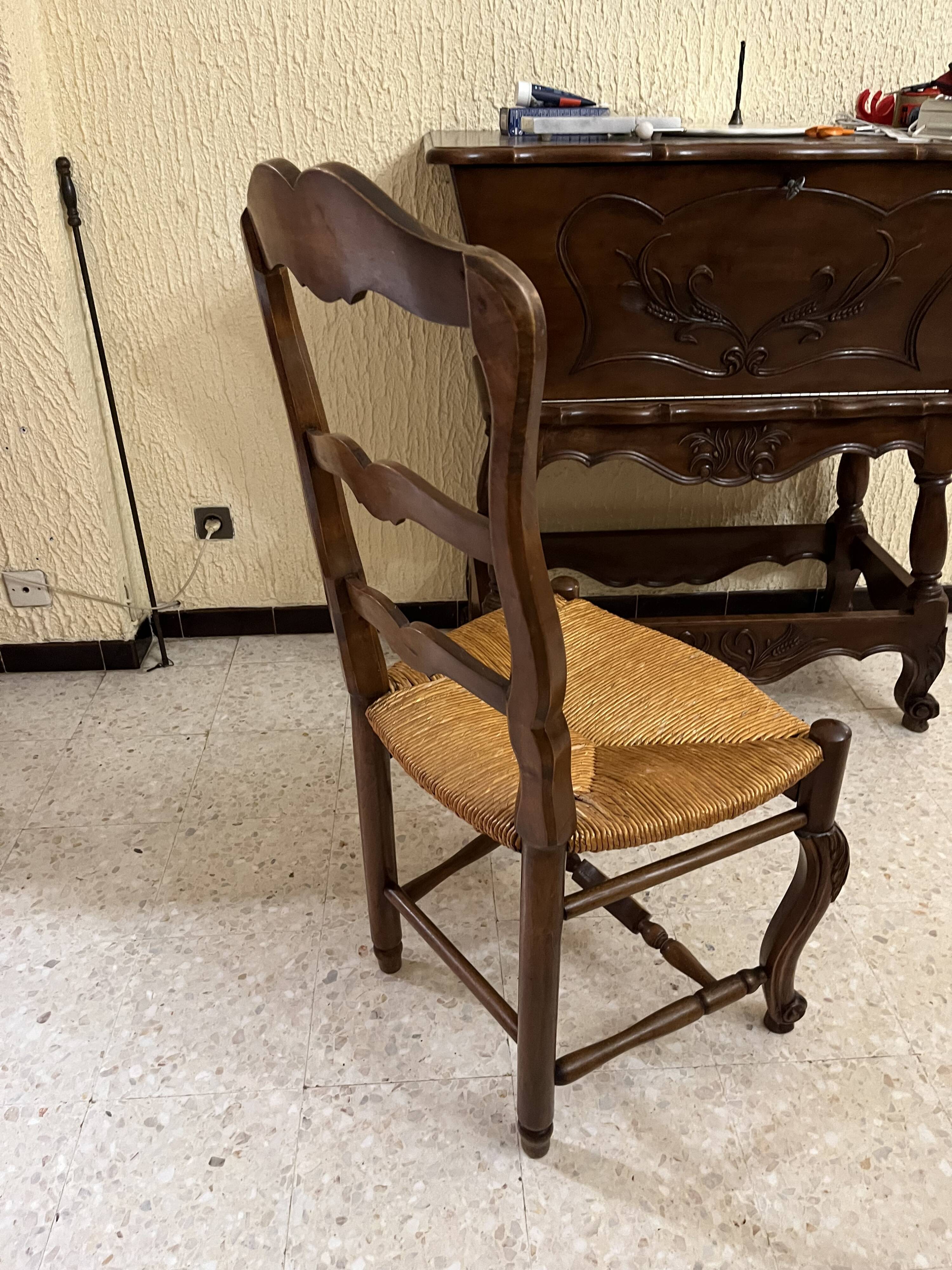 Dining room table and 6 chairs
