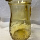 Carafe en verre ambré