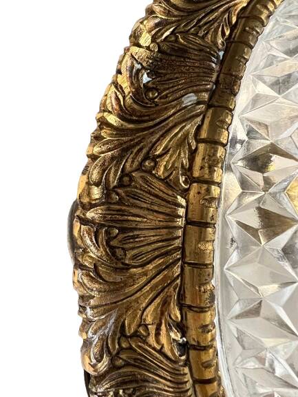 Ceiling light in glass and gold metal