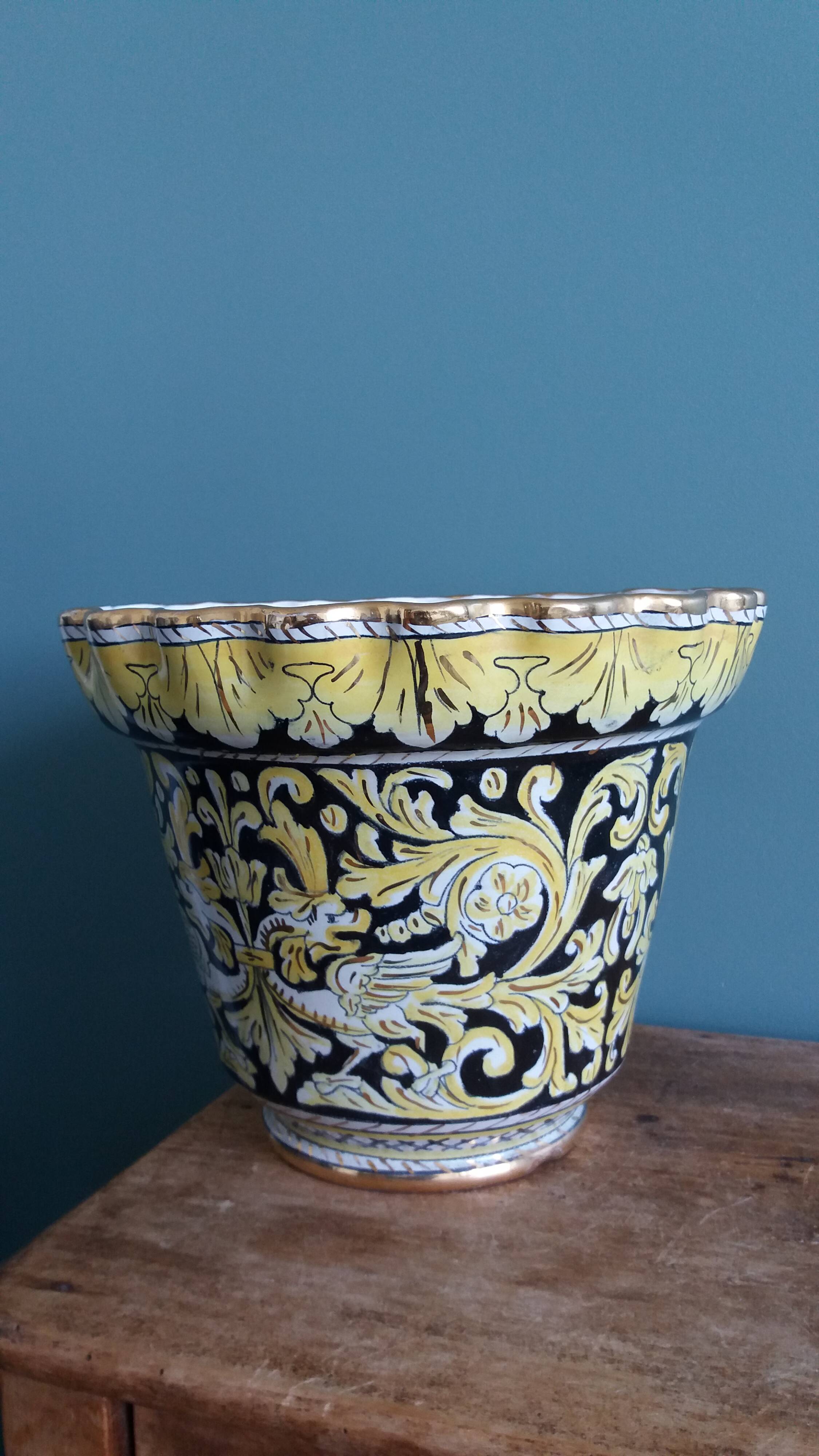 Planter pot in majolica signed Alberto Rubboli, Gualdo Tadino, Italy