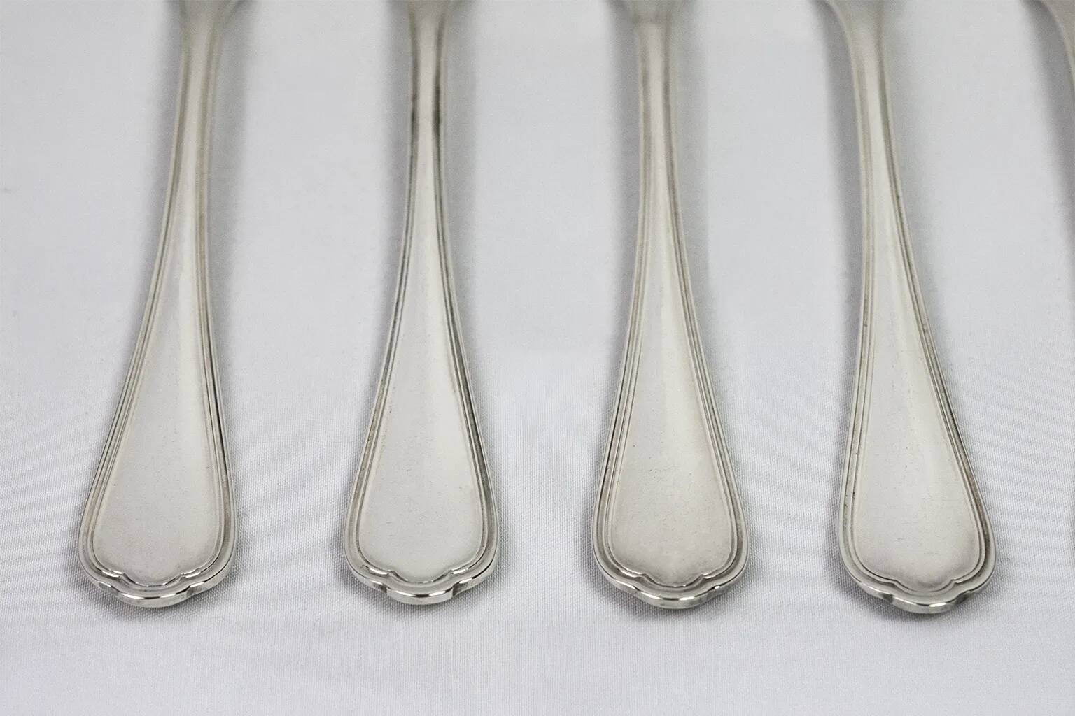 Christofle – Set of 12 silver-plated fish knives, “Spatours” model