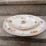 Duo of old plates Condé Longchamp – Terre de Fer, floral decoration & in