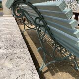 Bench made of metal and wood